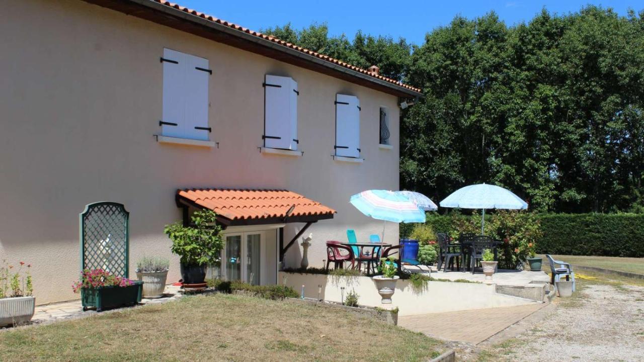 Bed and Breakfast La Salamandre De Chazelles 16 Екстер'єр фото