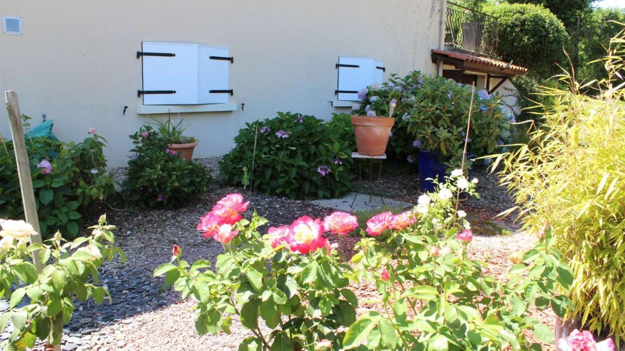 Bed and Breakfast La Salamandre De Chazelles 16 Екстер'єр фото