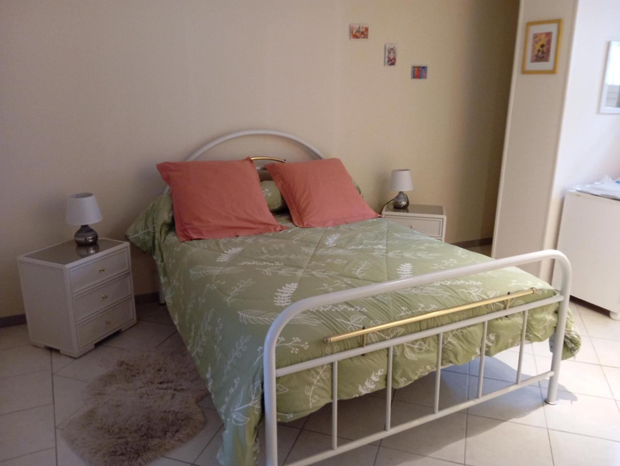 Bed and Breakfast La Salamandre De Chazelles 16 Екстер'єр фото